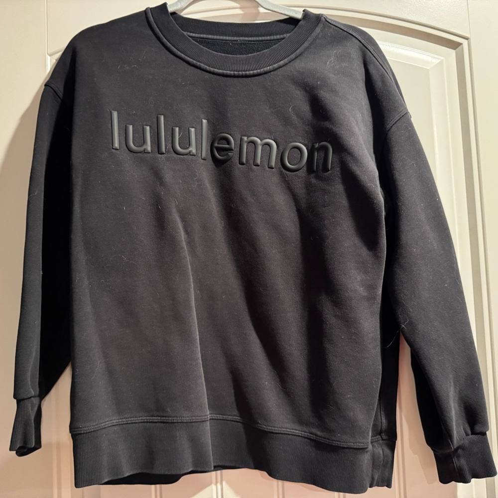 lululemon athletica women’s Black on black sweatshirt